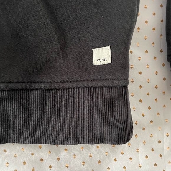 Vuori Women’s Restore Half Zip Hoodie size medium - Picture 4 of 7